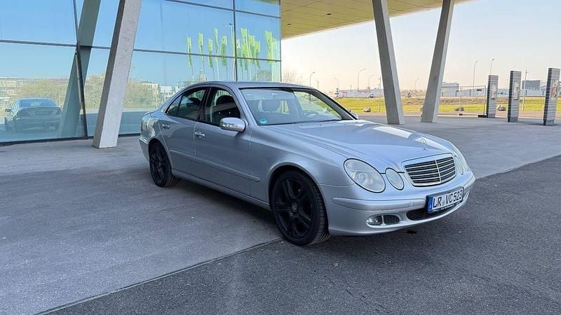 Gebraucht Mercedes E200 Elegance 122 PS (89 kW) 2005 Silber Limousine
