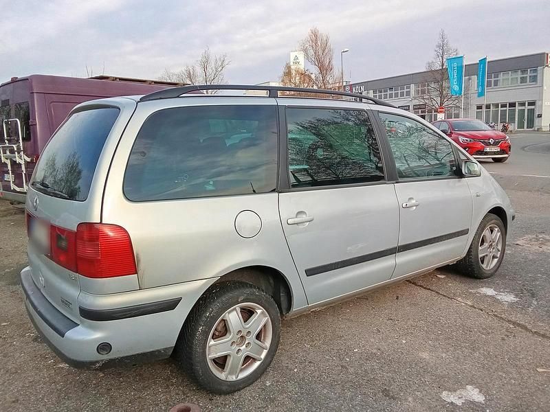 Gebraucht VW Sharan 150 PS (110 kW) 2000 Silber Van / Kleinbus
