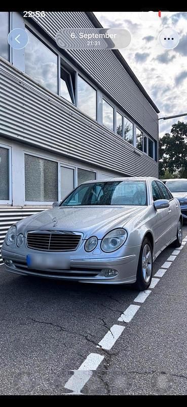 Silber Gebraucht 2003 Mercedes E200 Avantgarde Limousine | 3.200 € (Guter Preis) - Bild 1/4