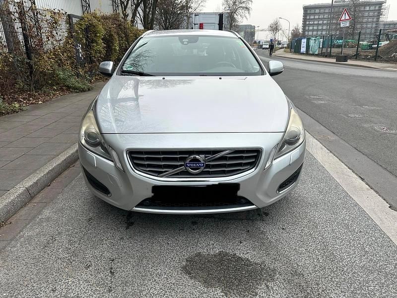 Silber Gebraucht 2011 Volvo V60 Kombi | 5.200 € (Superpreis) - Bild 1/4