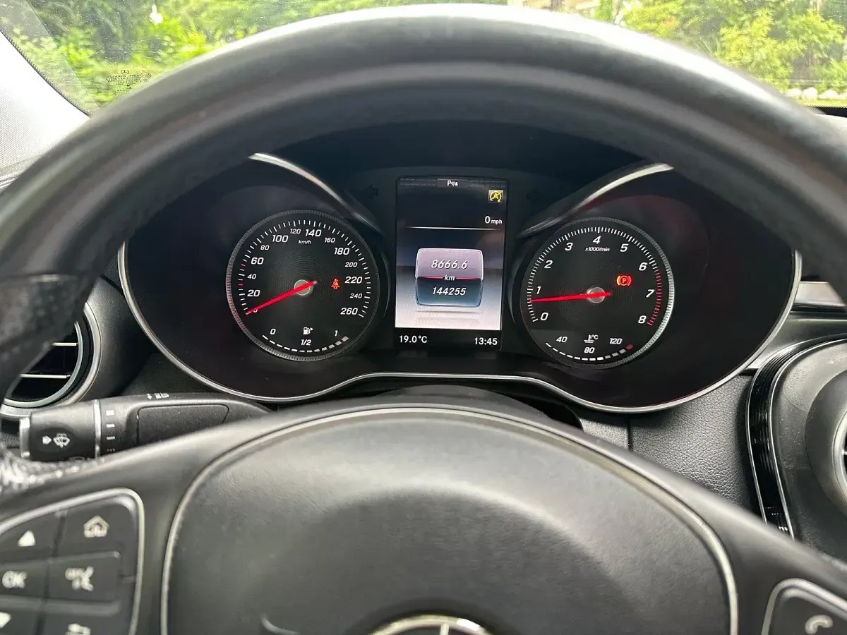 Gebraucht Mercedes C160 129 PS (94 kW) 2015 Limousine
