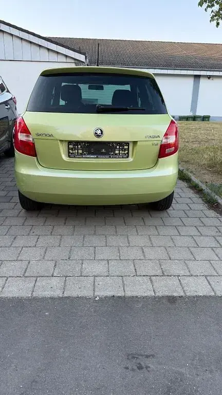 Gebraucht Skoda Fabia Ambition 86 PS (63 kW) 2013 Grün Limousine