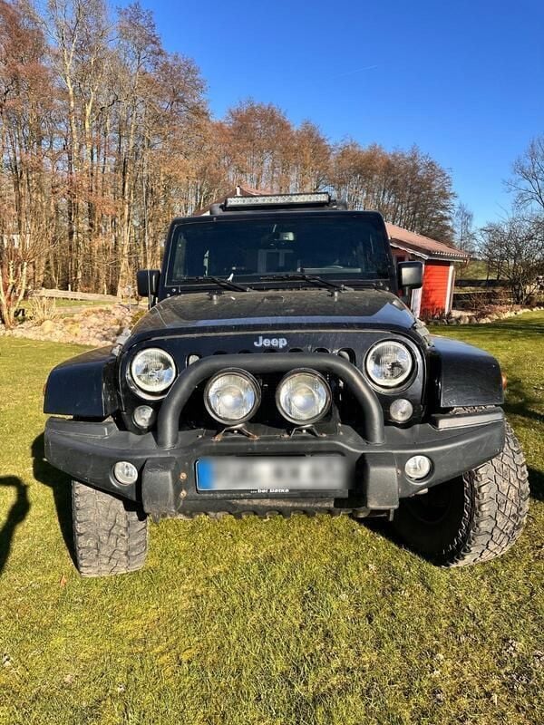 Schwarz Gebraucht 2015 Jeep Wrangler Sahara SUV | 26.200 € (Superpreis) - Bild 1/4