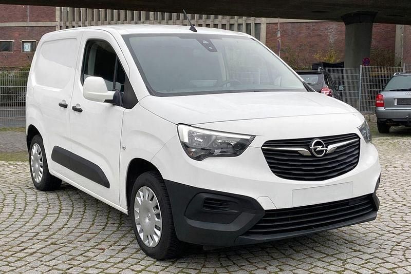 Gebraucht Opel Combo 102 PS (75 kW) 2021 Weiß Van / Kleinbus
