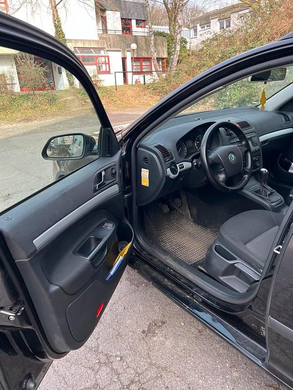 Gebraucht Skoda Octavia 2009 Schwarz Kombi