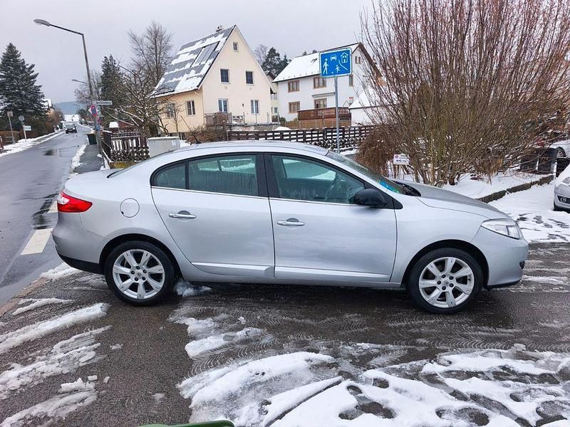 Gebraucht Renault Fluence Expression 110 PS (80 kW) 2011 Silber Limousine