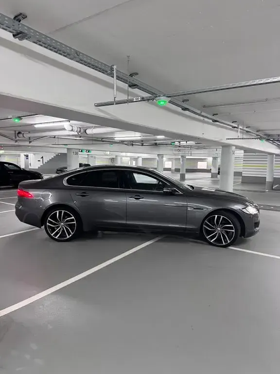 Gebraucht Jaguar XF Prestige 300 PS (220 kW) 2017 Grau Limousine