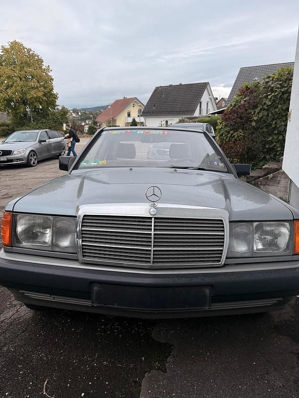 Silber Gebraucht 1989 Mercedes 190 Limousine | 6.000 € - Bild 1/4