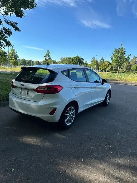 Gebraucht Ford Fiesta Cool & Connect 71 PS (52 kW) 2019 Weiß Kleinwagen