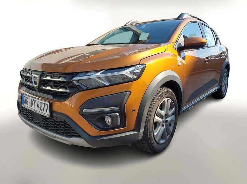 Gebraucht Dacia Sandero Comfort 91 PS (66 kW) 2023 Taklamakan orange metallic SUV