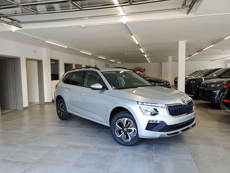 Neu Skoda Kamiq Selection 95 PS (69 kW) 2026 Silber SUV