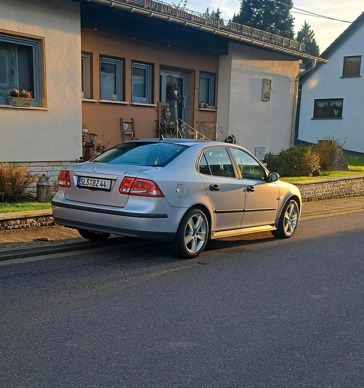 Silber Gebraucht 2004 Saab 9-3 Linear Limousine | 3.500 € (Fairer Preis) - Bild 1/4