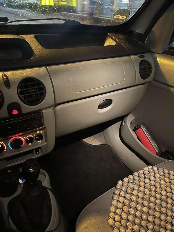 Gebraucht Renault Kangoo Expression 95 PS (69 kW) 2004 Silber Kombi