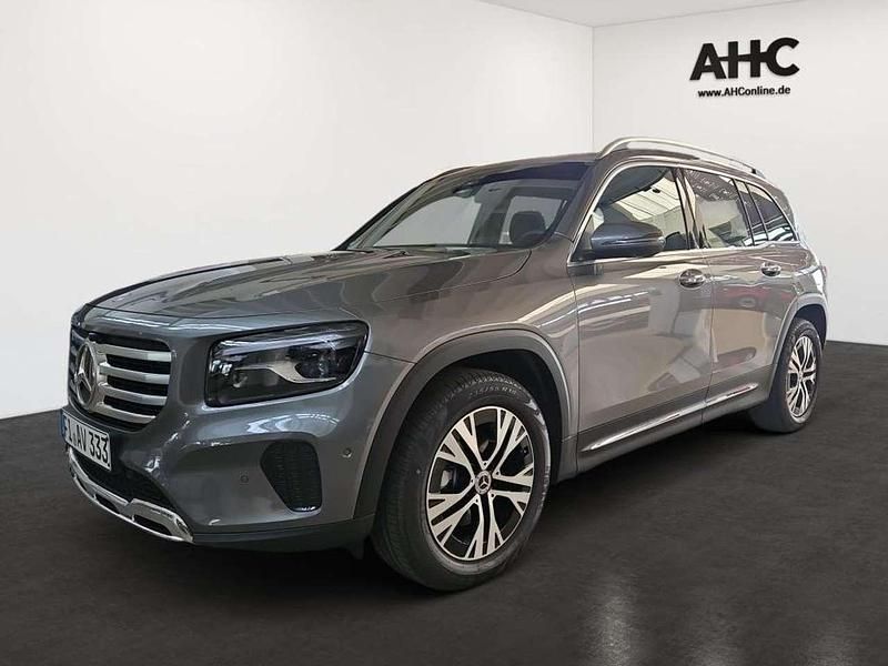 Mountaingrau metallic Gebraucht 2025 Mercedes GLB200 Progressive SUV | 45.690 € (Etwas zu teuer) - Bild 1/4
