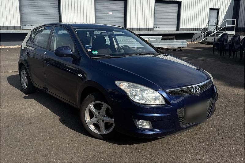 Blau Gebraucht 2009 Hyundai i30 Kleinwagen | 1.499 € (Superpreis) - Bild 1/4