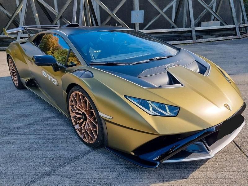 Grün Gebraucht 2022 Lamborghini Huracán | 388.000 € - Bild 1/4