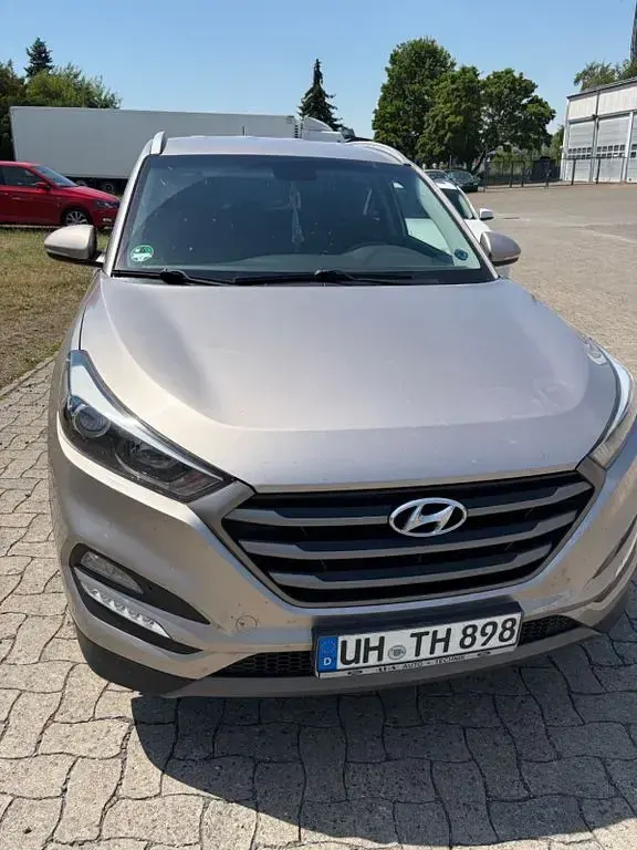 Gebraucht Hyundai Tucson Style 177 PS (130 kW) 2015 Gold SUV