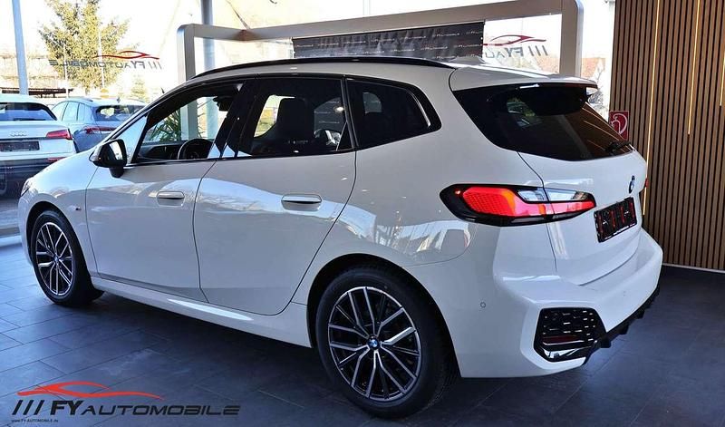 Gebraucht BMW 218 M Sport 136 PS (100 kW) 2024 Alpinweiss iii Van / Kleinbus