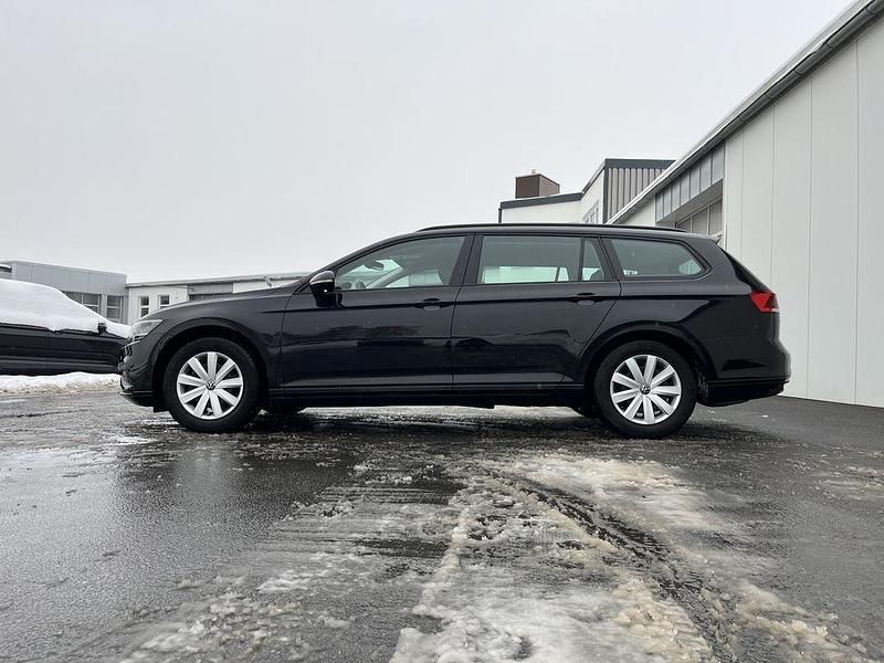 Gebraucht VW Passat Conceptline 150 PS (110 kW) 2022 Schwarz Kombi