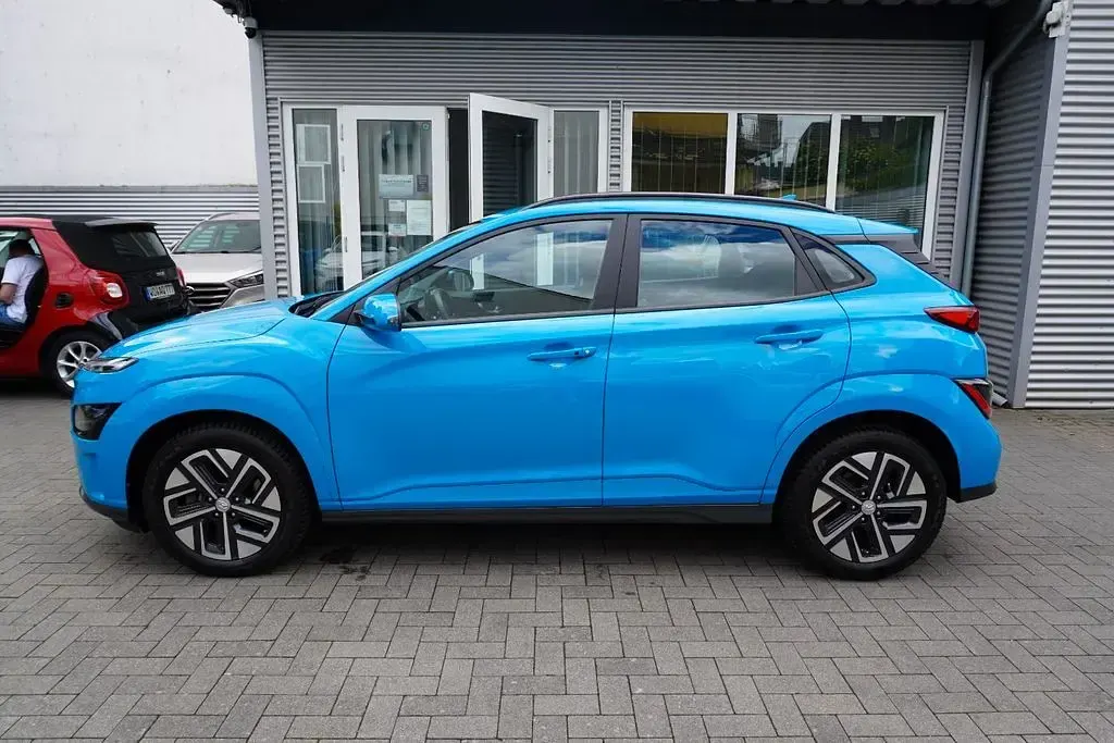 Gebraucht Hyundai Kona Select 100 kW (136 PS) 2023 Dive in jeju SUV