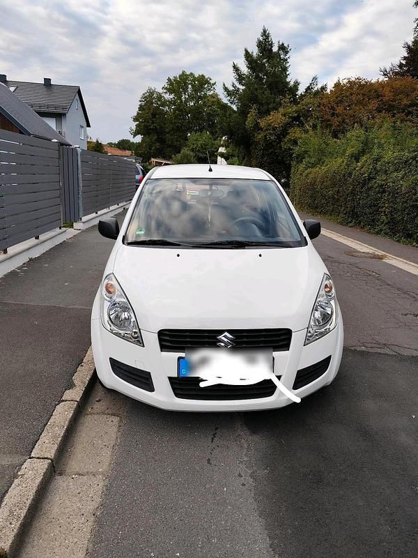 Gebraucht Suzuki Splash 70 PS (51 kW) 2009 Weiß Kleinwagen