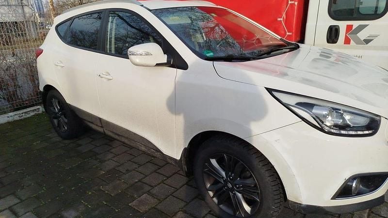 Weiß Gebraucht 2014 Hyundai ix35 Premium SUV | 9.900 € (Guter Preis) - Bild 1/4