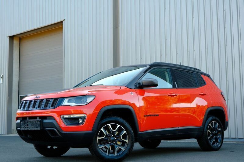 Orange Gebraucht 2020 Jeep Compass Trailhawk SUV | 20.860 € (Fairer Preis) - Bild 1/4