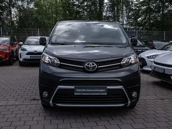 Gebraucht Toyota Proace Plus 120 PS (88 kW) 2022 Basaltgrau metallic Van / Kleinbus