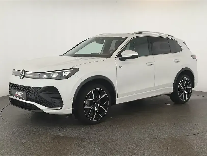 Gebraucht VW Tiguan R-line 193 PS (141 kW) 2025 Oryxweiß perlmutteffekt SUV