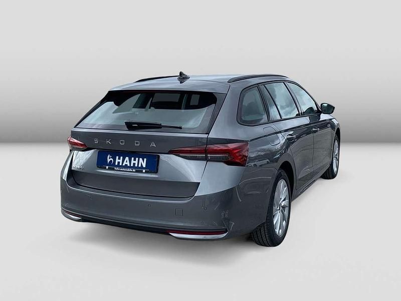 Neu Skoda Octavia Selection 116 PS (85 kW) 2026 Graphitegrau metallic Kombi