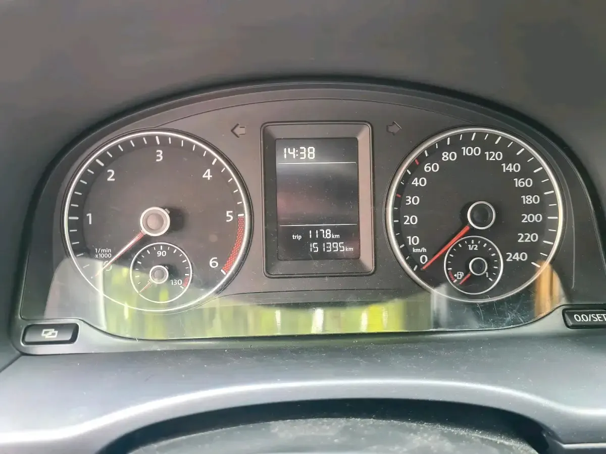 Gebraucht VW Caddy 102 PS (75 kW) 2011 Weiß Van / Kleinbus