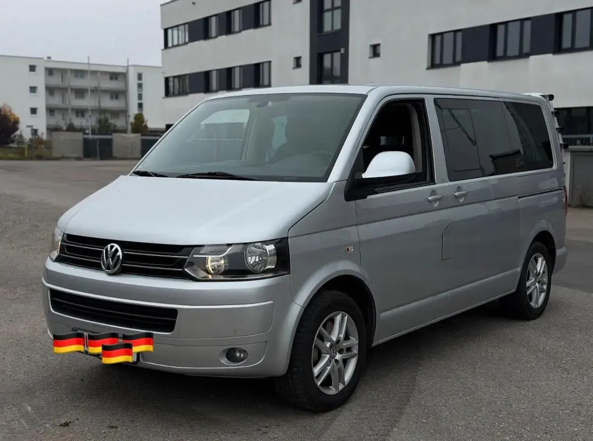 Gebraucht VW Multivan 180 PS (132 kW) 2011 Silber Van / Kleinbus