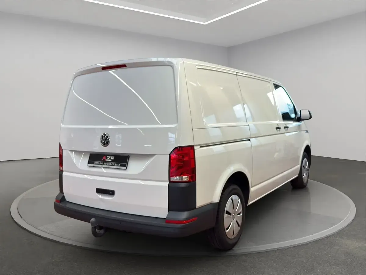 Second-hand VW Transporter 110 CP (80 kW) 2023 Alb Van