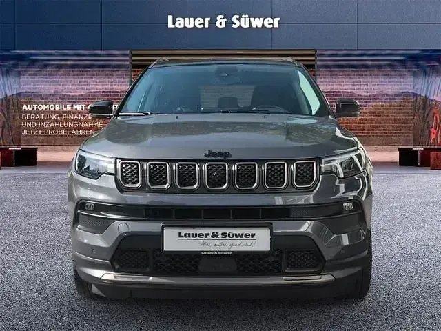 Gebraucht Jeep Compass 131 PS (96 kW) 2022 Grau SUV