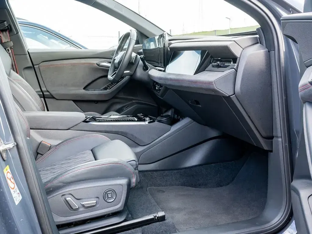 Gebraucht Audi Q6 e-tron Sport 285 kW (388 PS) 2024 Grau / magnetgrau SUV