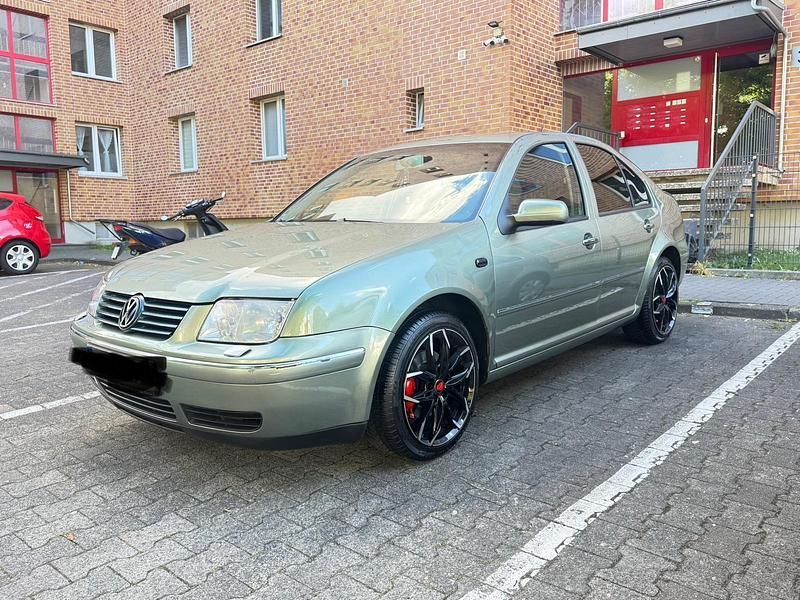 Second-hand VW Bora 110 CP (80 kW) 2003 Verde Berlinǎ