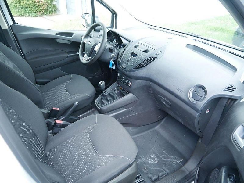 Gebraucht Ford Transit Trend 101 PS (74 kW) 2023 Weiß Van / Kleinbus