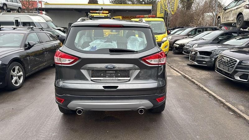 Gebraucht Ford Kuga Titanium 150 PS (110 kW) 2015 Grau SUV