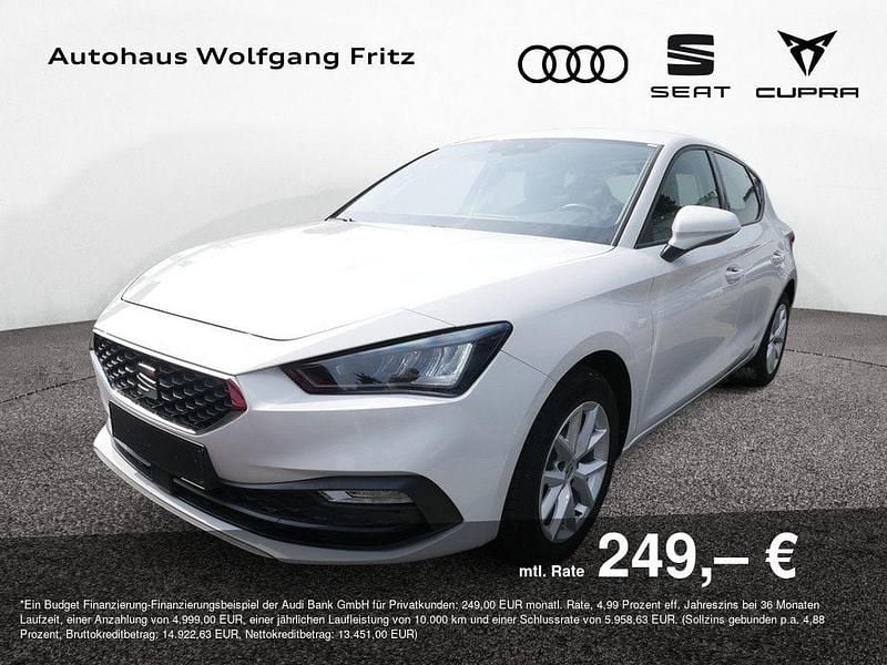 Weiß Gebraucht 2022 Seat Leon Style Limousine | 18.450 € (Fairer Preis) - Bild 1/4