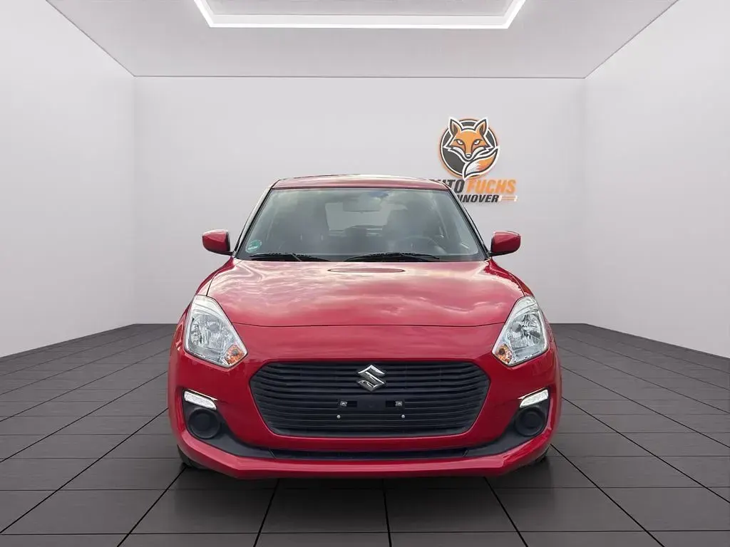 Gebraucht Suzuki Swift Comfort 90 PS (66 kW) 2019 Rot Kleinwagen