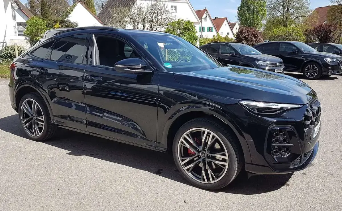 Gebraucht Audi SQ5 Sportback Edition .1 367 PS (269 kW) 2025 Mythosschwarz metallic SUV