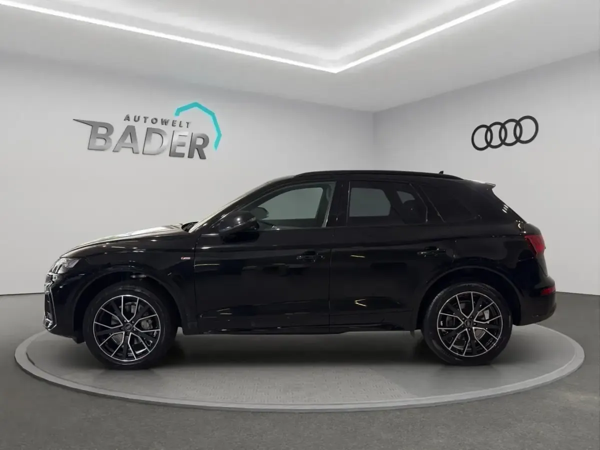 Gebraucht Audi Q5 S-Line 265 PS (194 kW) 2023 Mythosschwarz metallic SUV