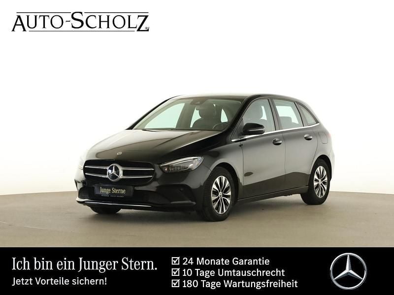 Schwarz Gebraucht 2022 Mercedes B200 Van / Kleinbus | 20.986 € (Fairer Preis) - Bild 1/4