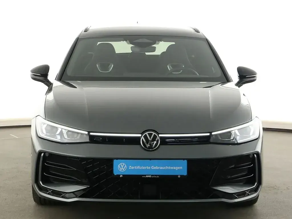 Gebraucht VW Passat R-line 150 PS (110 kW) 2025 Grau Kombi