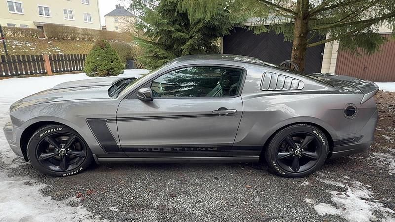 Second-hand Ford Mustang 309 CP (227 kW) 2013 Gri Coupe