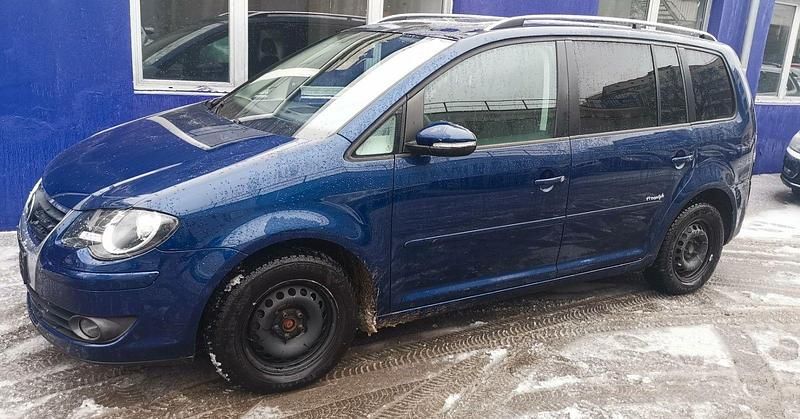 Gebraucht VW Touran 140 PS (102 kW) 2010 Blau Van / Kleinbus