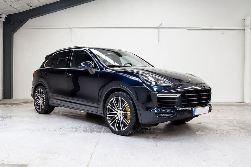 Blau Gebraucht 2014 Porsche Cayenne Turbo SUV | 32.200 € (Guter Preis) - Bild 1/4