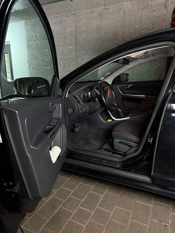 Schwarz Gebraucht 2015 Volvo XC60 Kinetic SUV | 14.100 € (Fairer Preis) - Bild 1/4