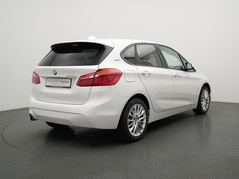 Gebraucht BMW 225 Active Tourer Advantage 224 PS (164 kW) 2018 Mineralweiss Van / Kleinbus