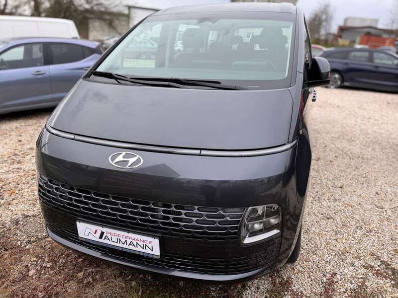 Graphite grey Gebraucht 2024 Hyundai Staria Van | 45.990 € (Superpreis) - Bild 1/4